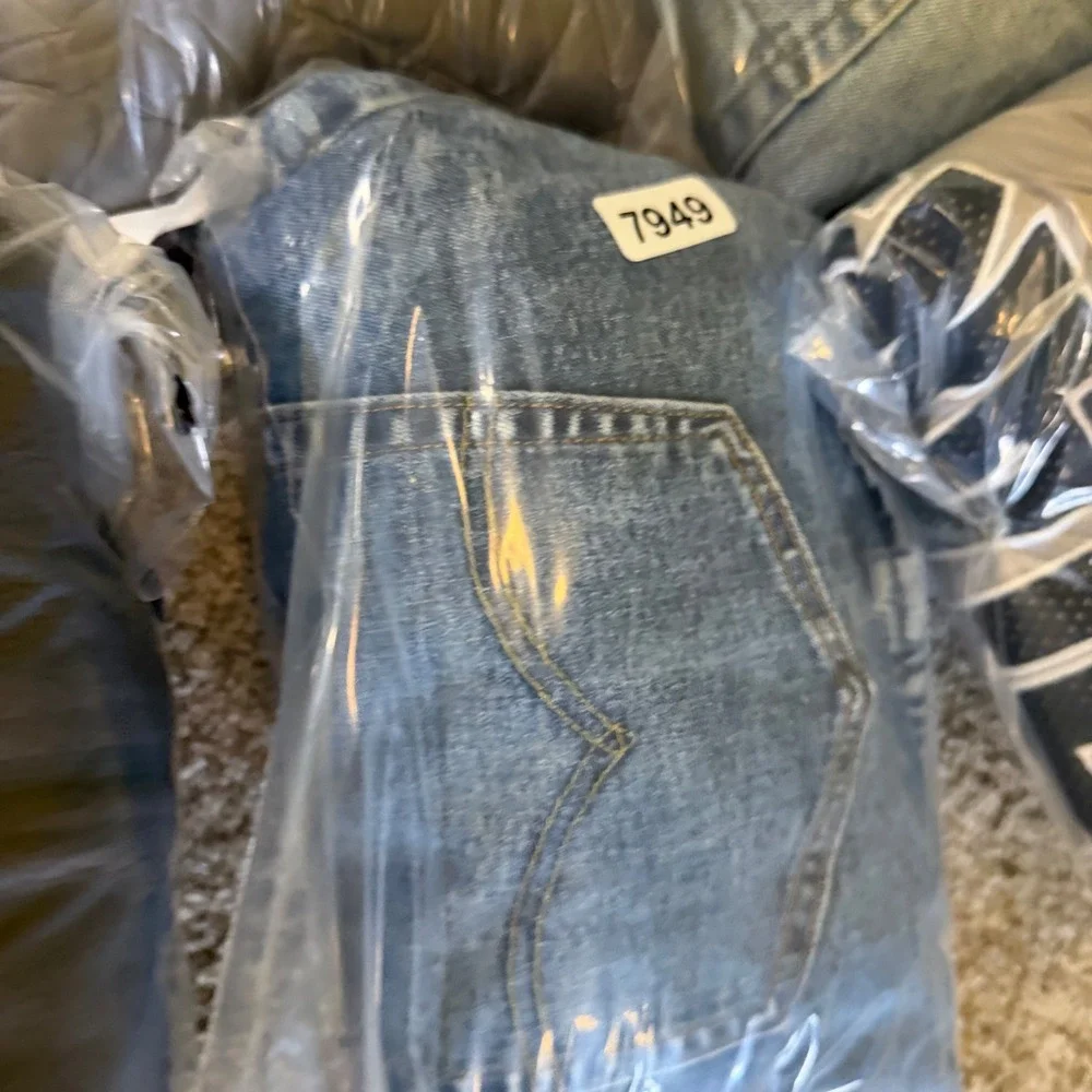 Levis 501 Original Fit Mens Medium Wash Blue Straight Leg Denim Jeans 40x32